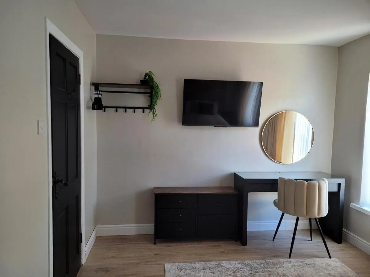 Nyaraló Connsbrook House- Stylish 2 Bed Nitb Approved Close To City Belfast