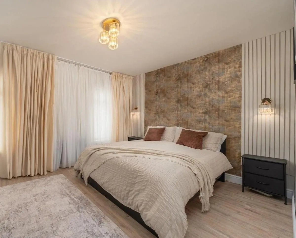Connsbrook House- Stylish 2 Bed Nitb Approved Close To City Belfast