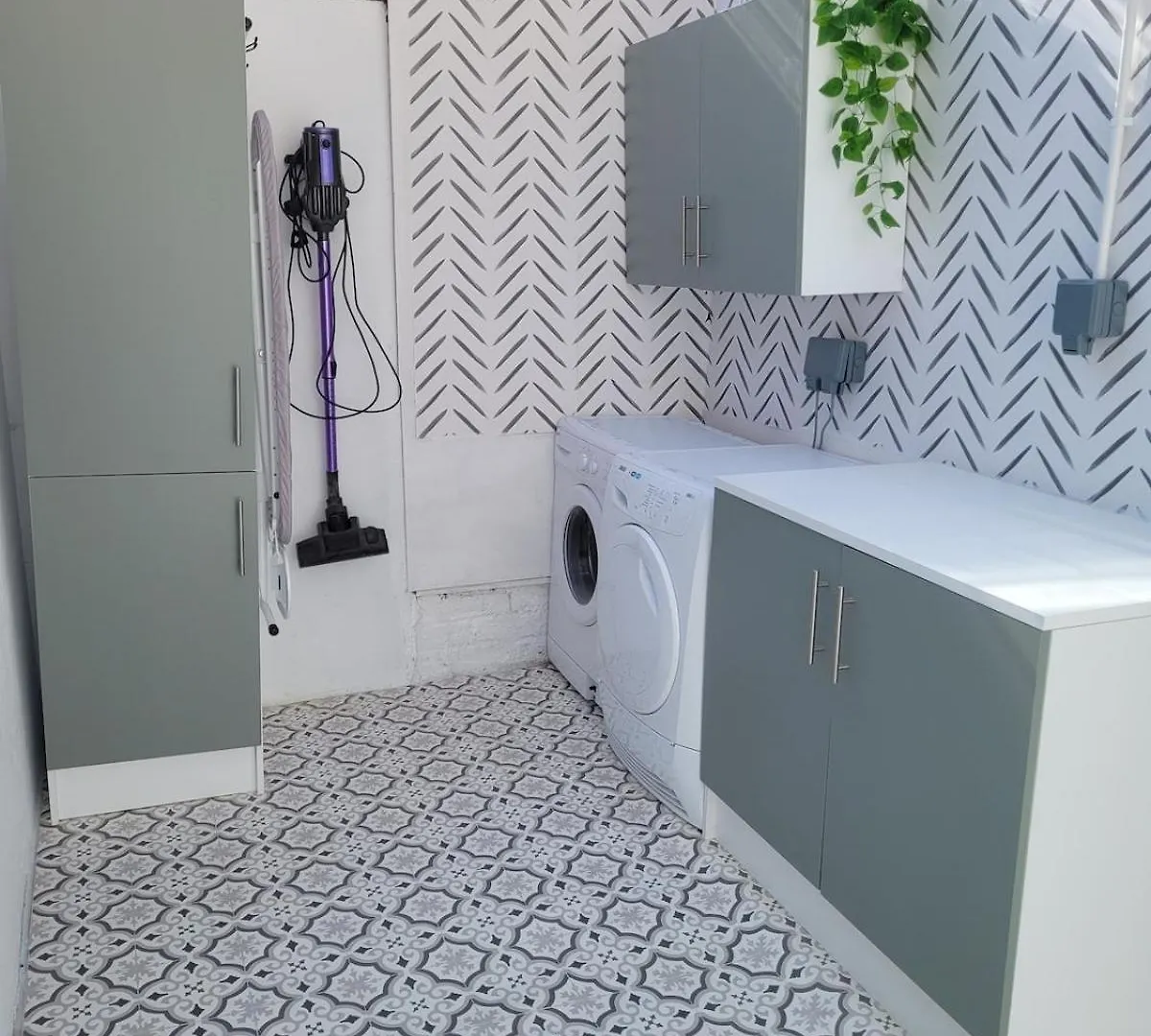 Nyaraló Connsbrook House- Stylish 2 Bed Nitb Approved Close To City Belfast